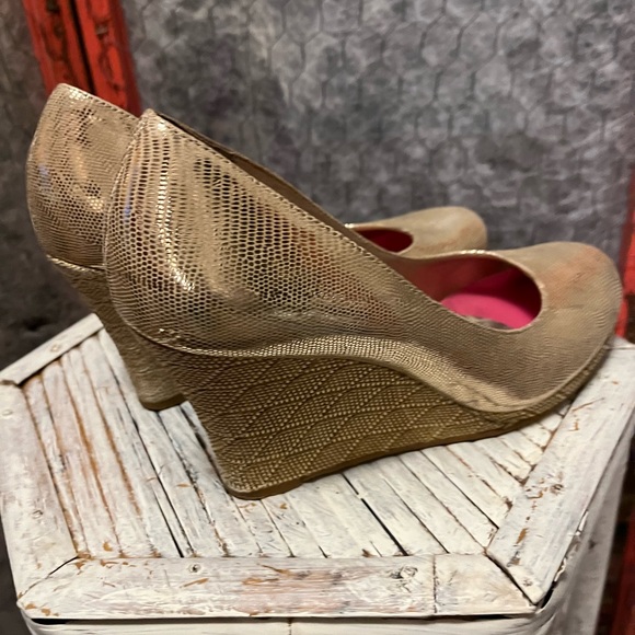 Lily Pulitzer Resort Chic Wedge - Picture 6 of 6